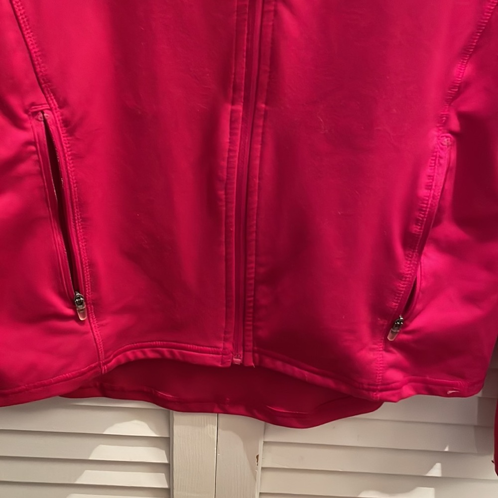 Outdoor athletic layer - Picture 4 of 6